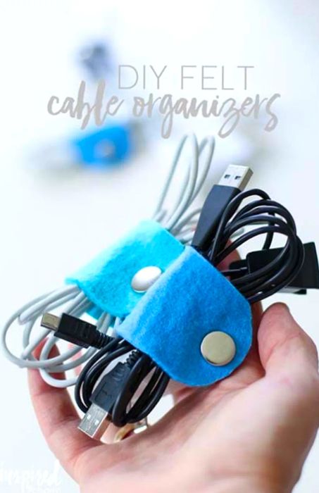 DIY-Felt-Cable-Organizers_-679x1024