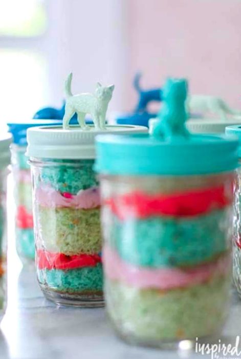 cupcakes-in-mason-jars-703x1024