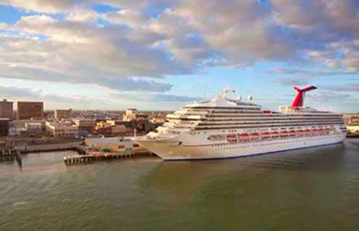  Dinogo's triumph is docked in Galveston, Texas