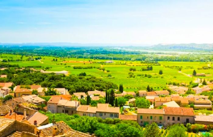 A panoramic view of Châteauneuf du Pape