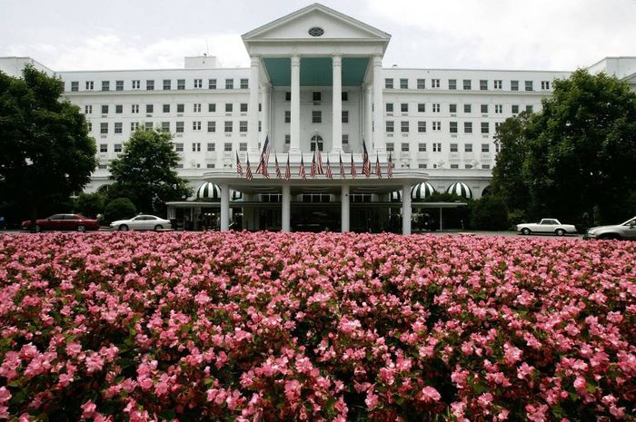 The welcoming entrance of The Greenbrier Resort in White Sulphur Springs, West Virginia. (Photo by Alex Wong/Getty Images)