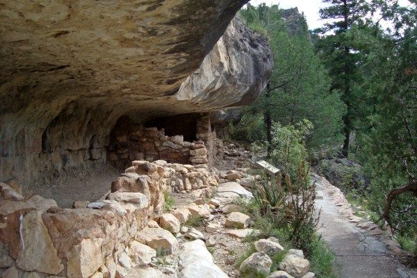 The cliff dwellings at Walnut Canyon. (Photo by E3SN/Getty Images)