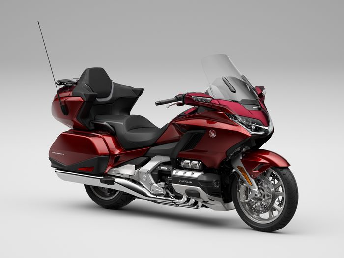 2. Hình ảnh GoldWing 2024_Đỏ đen.jpg