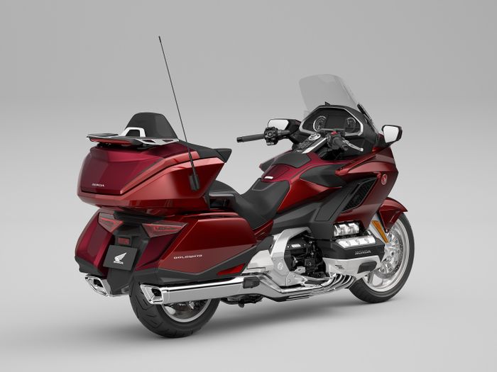 2. Hình ảnh GoldWing 2024_Đỏ đen (1).jpg