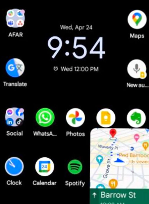 Screenshot of Google Maps displaying the Glanceable Directions feature, which includes a minimap and directional arrow on a smartphone's lock screen