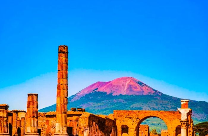 Discover Pompeii during your Italy Cruise with Dinogo