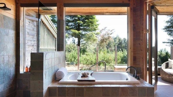 Vista Hot Tub Suite at Ventana Big Sur. (Photo courtesy of Alila Hotels)