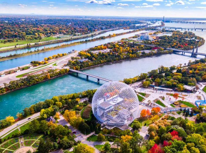 Aerial view of Montréal featuring the Biosphere Environment Museum