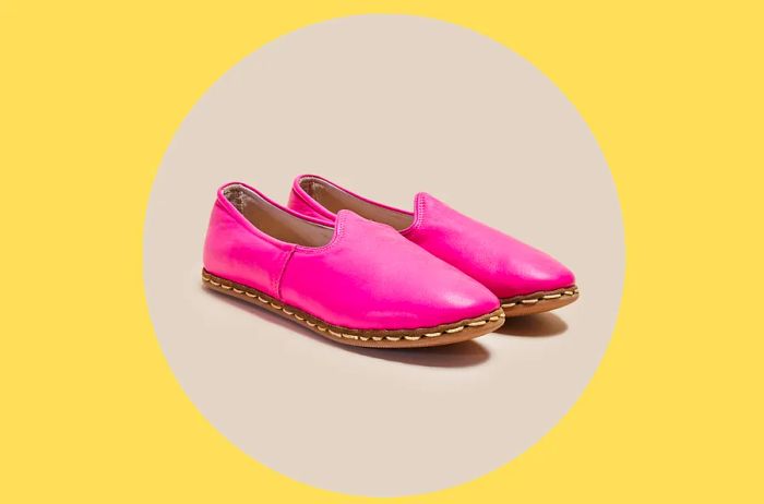 Pink leather Sabah shoes