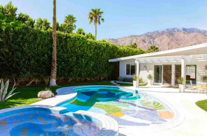 Vibrant and curvy Palm Springs Airbnb pool