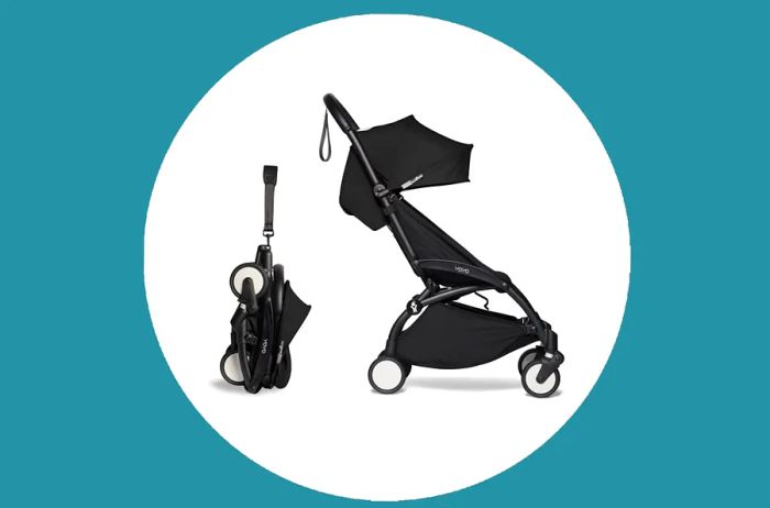 Black Babyzen Yoyo2 stroller in both folded and unfolded states