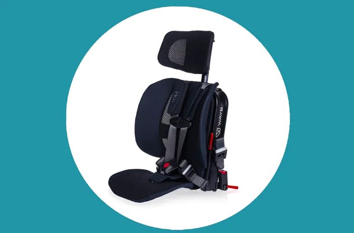 The black WAYB Pico portable car seat.