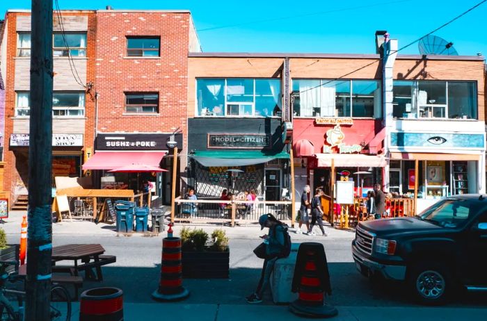 Toronto-Kensington-Market-jason-ng-unsplash.jpg