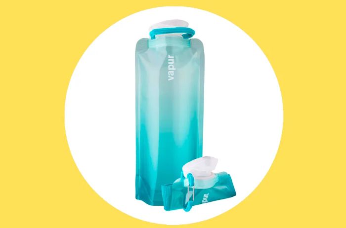 Vapur Anti-Bottle in blue, both full and collapsed