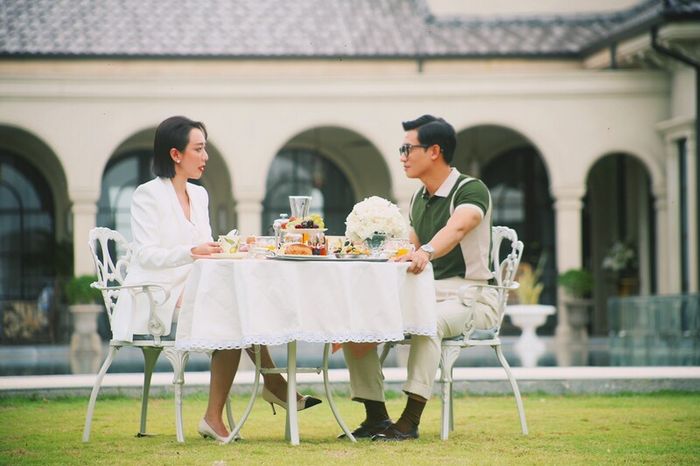 Biệt phủ của bà Phượng rộng rãi, sang trọng, trái ngược hoàn toàn với nhà Tú Lạc