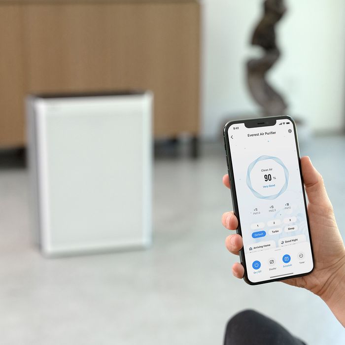 Người dùng có khả năng điều khiển máy lọc không khí này từ xa một cách thuận tiện