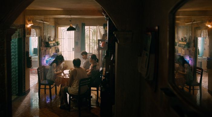 Gia đình Tú Lạc trở thành biểu tượng châm biếm cho tình trạng của những người nghèo lười biếng nhưng lại thích hư vinh.