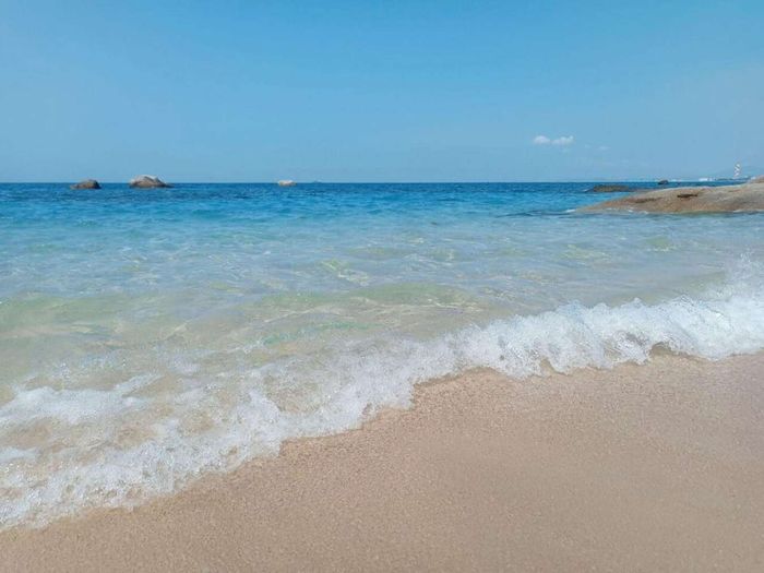 Biển Cà Ná trong xanh và đẹp mắt