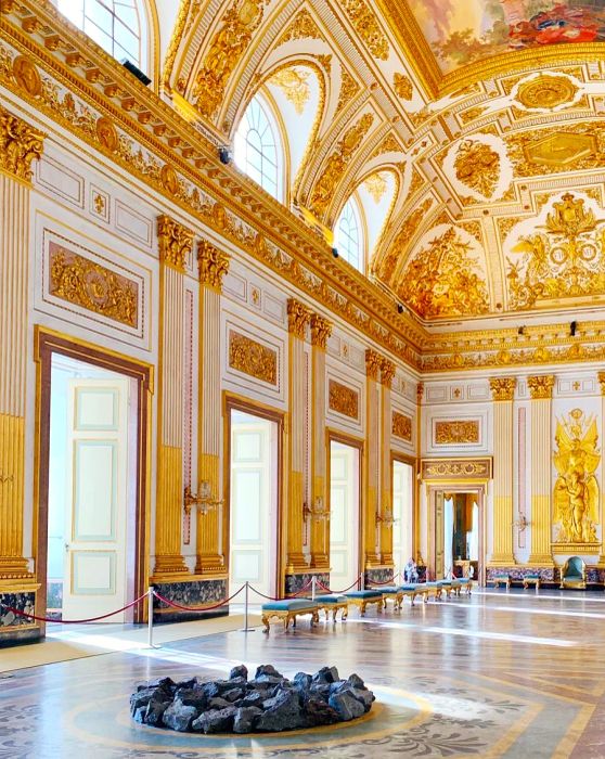 The throne room of Reggia di Caserta.