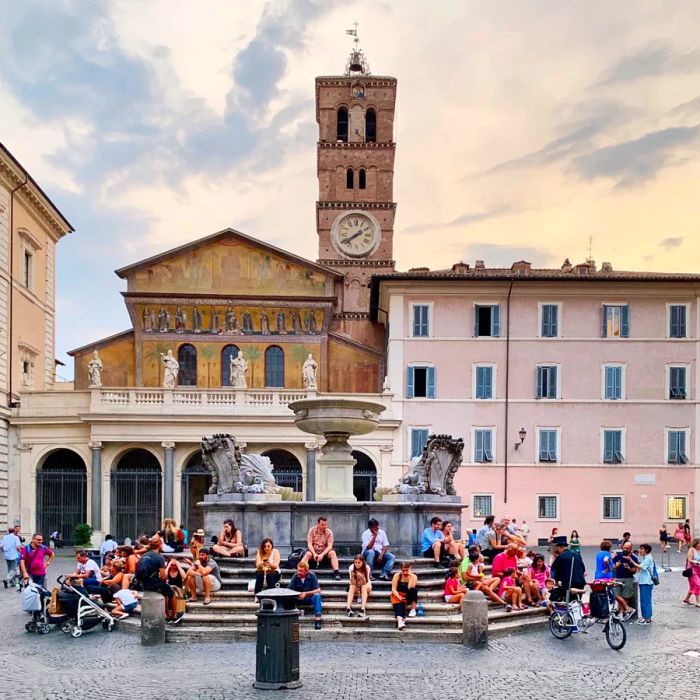 Piazza di Santa Maria in Trastevere