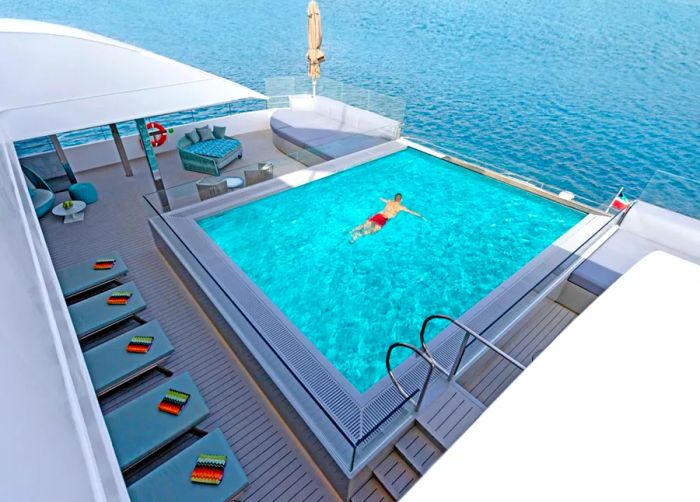 Aqua Pool on Emerald Azzurra