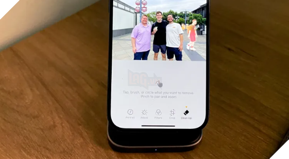 Apple đã nêu rõ lý do tại sao cách tiếp cận chỉnh sửa ảnh bằng AI của họ lại khác biệt so với các đối thủ.