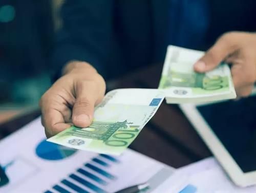 xếp hạng mức độ rủi ro phá sản của 12 cung hoàng đạo