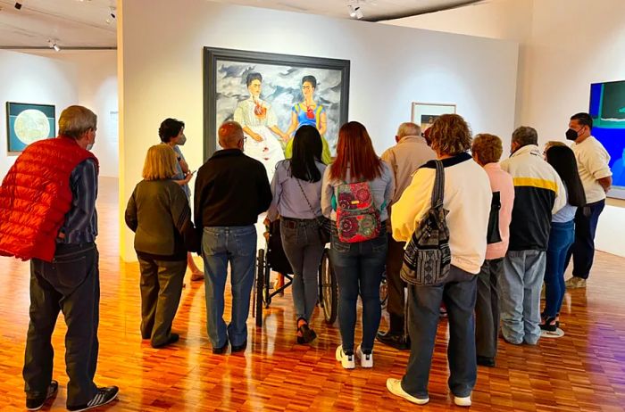 Visitors crowding around Casa Azul in Mexico City.