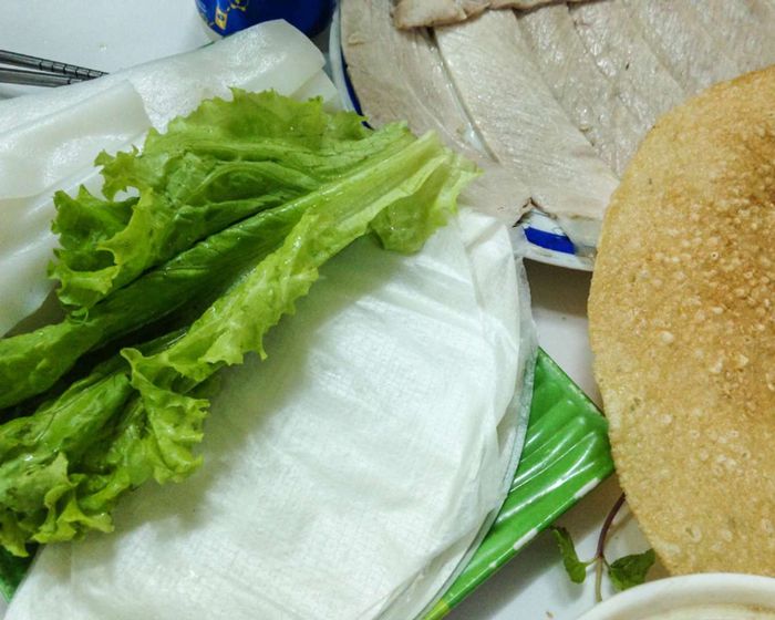 Bánh tráng cuốn thịt heo