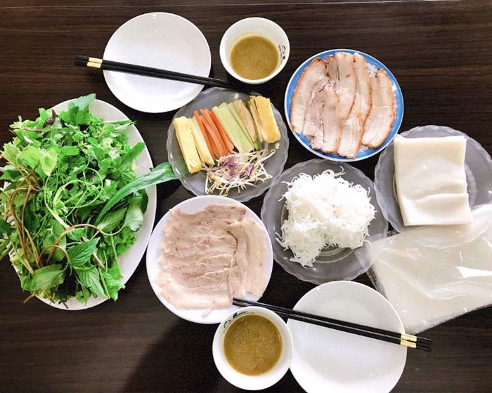 bánh tráng cuốn thịt heo