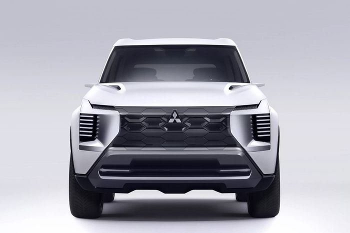 Mitsubishi DST Concept 5.jpg