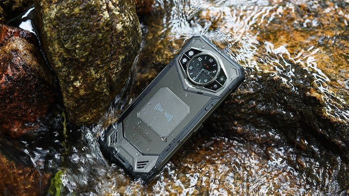 Doogee S200 5G sở hữu thiết kế bền bỉ.