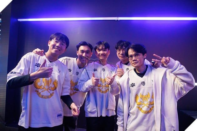 Hai Tuyển Thủ Team Secret Đột Nhiên Chia Sẻ Story Bí Ẩn Về Last Dance, Đánh Dấu Những Biến Đổi Quan Trọng Sắp Tới