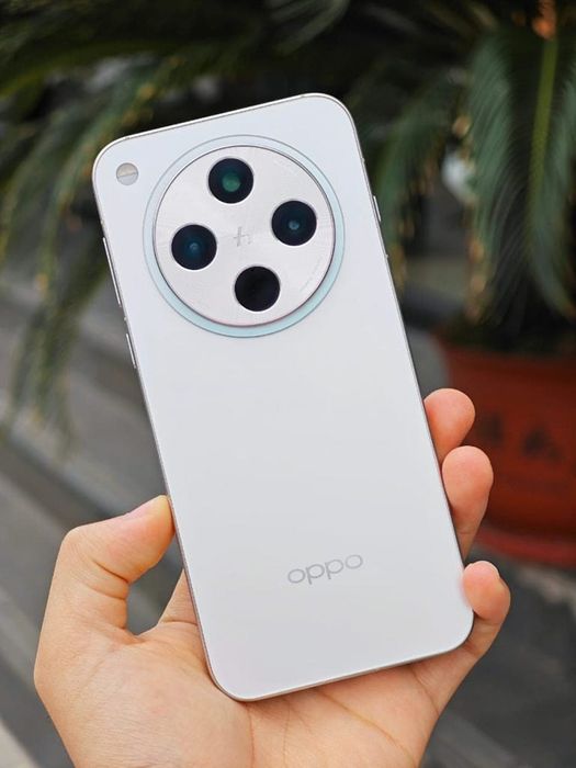 Mặt lưng của OPPO Find X8