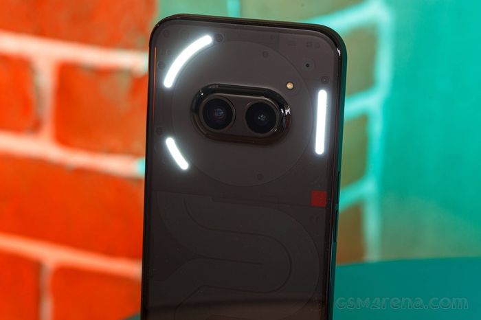 Ngoại hình của Nothing Phone chắc chắn sẽ để lại ấn tượng mạnh mẽ