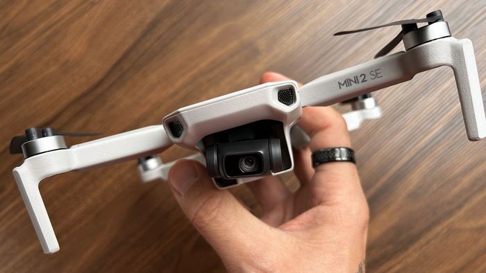 Tại sao nên chọn DJI Mini 2 SE?