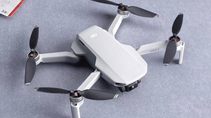 So sánh điều khiển từ xa của DJI Mini 2 SE và Mini 2