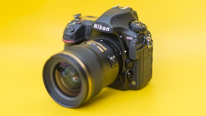 Có nên chọn mua Nikon D850 không?