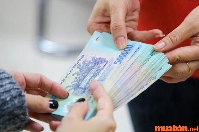 Lương khởi điểm của c&ocirc;ng chức, vi&ecirc;n chức nh&agrave; nước được t&iacute;nh theo c&ocirc;ng thức: Mức lương = Lương cơ sở x hệ số lương.