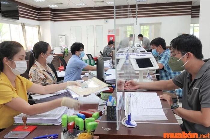 Tại Việt Nam, lương khu vực doanh nghiệp hiện đang được ph&acirc;n chia th&agrave;nh 4 v&ugrave;ng.