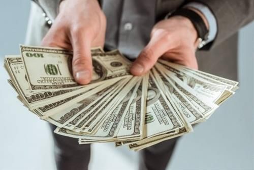 Ai là người sinh vào tháng âm lịch phất lên từ cuối năm 2024?
