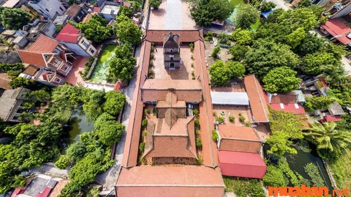 chùa Dâu rộng lớn