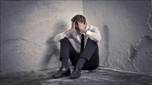 Đừng phàn nàn nữa, những thói quen này đang giữ bạn mãi trong tình trạng bình thường.