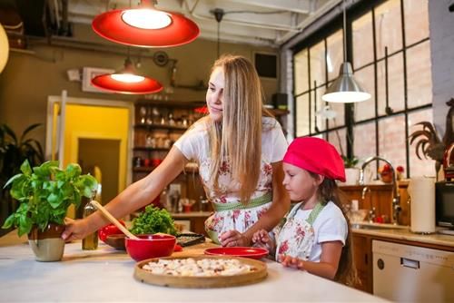 Mẹ và con gái hòa hợp