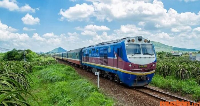Thông tin chi tiết về vé tàu Nha Trang Huế số hiệu SE4