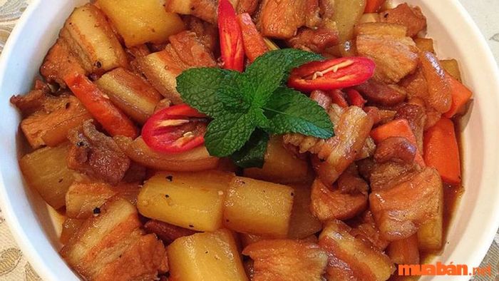 Thịt heo kho củ cải có hương vị hấp dẫn