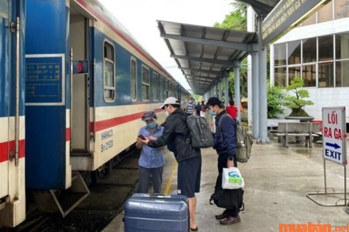 Hãy tận dụng các chương trình ưu đãi đặt vé trên ứng dụng ngân hàng hoặc ví điện tử.