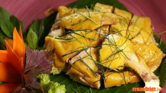 Gà luộc lá chanh