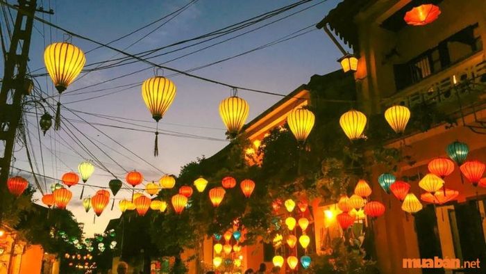 Phố đèn lồng Hội An