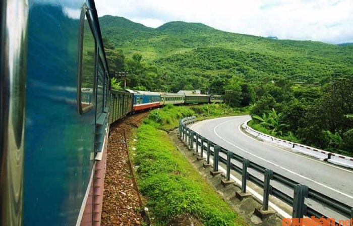 Thông tin chi tiết về vé tàu SE10 tuyến Nha Trang - Huế